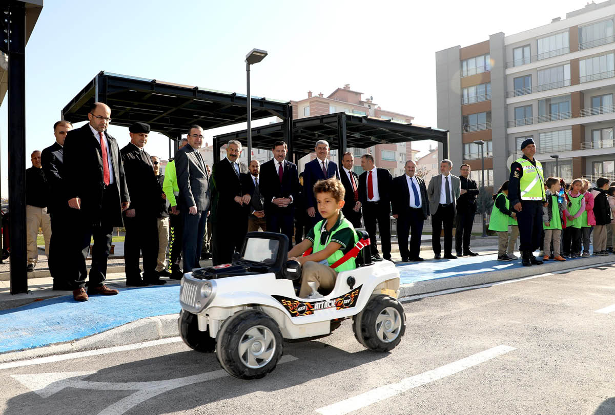 Tüm 4. Sınıflarımıza Trafik Eğitimi Veriyoruz