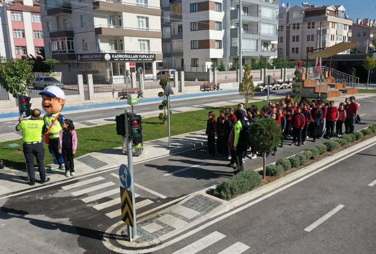 Tüm 4. Sınıflarımıza Trafik Eğitimi Veriyoruz