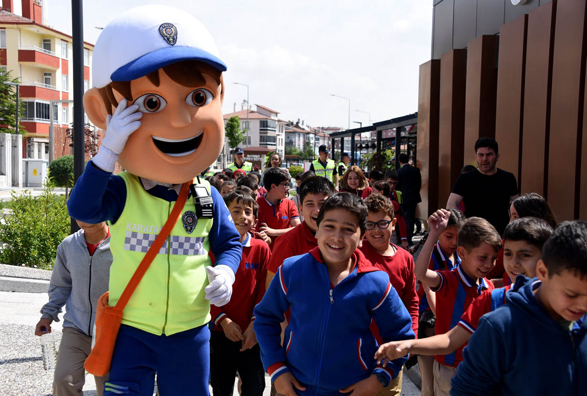 Tüm 4. Sınıflarımıza Trafik Eğitimi Veriyoruz