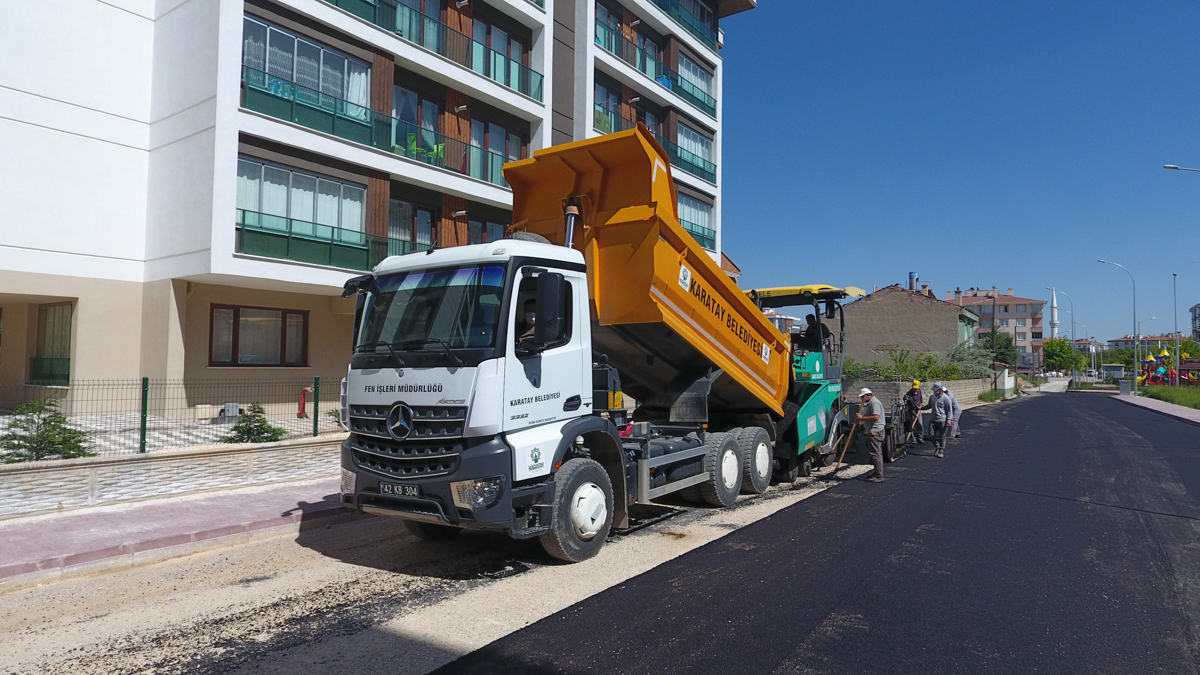 1008 Noktada Sıcak Asfalt Serimi