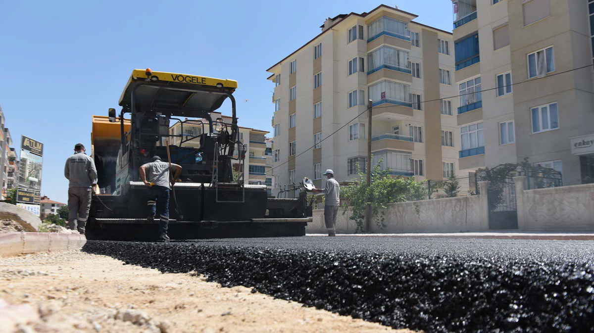 1008 Noktada Sıcak Asfalt Serimi