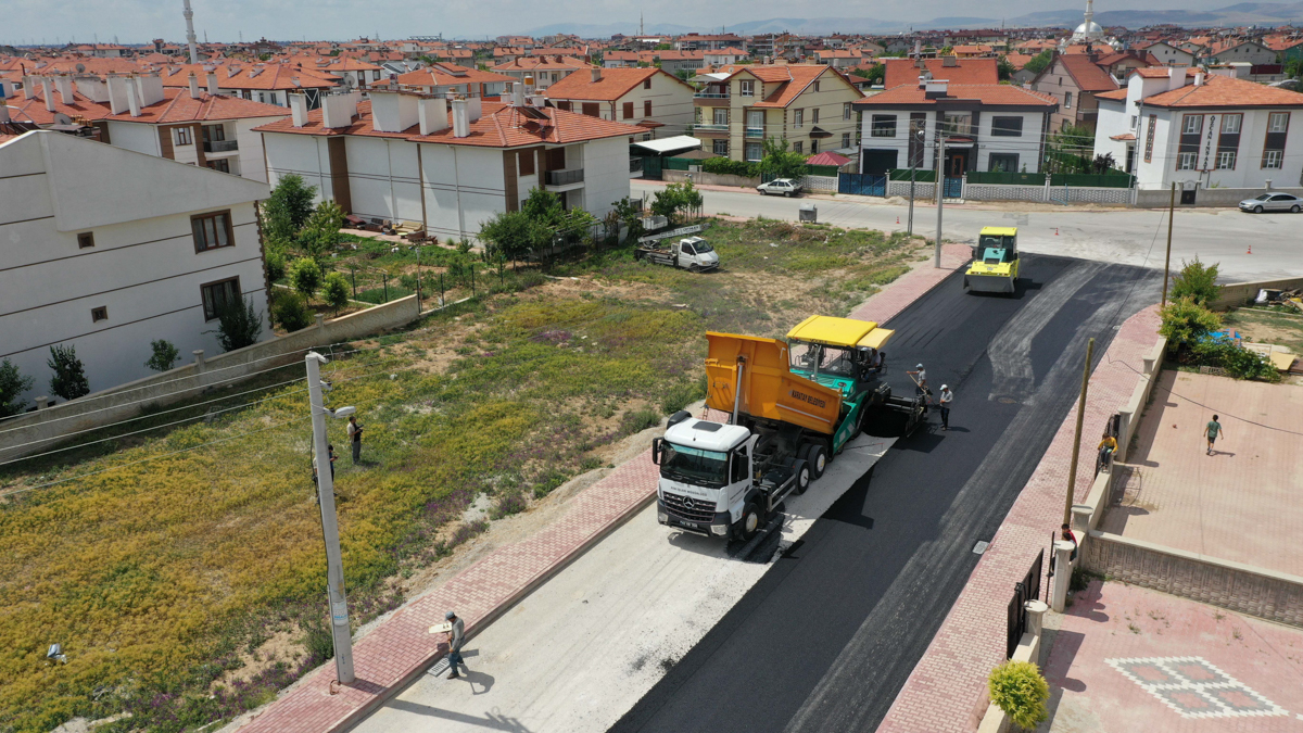 1008 Noktada Sıcak Asfalt Serimi