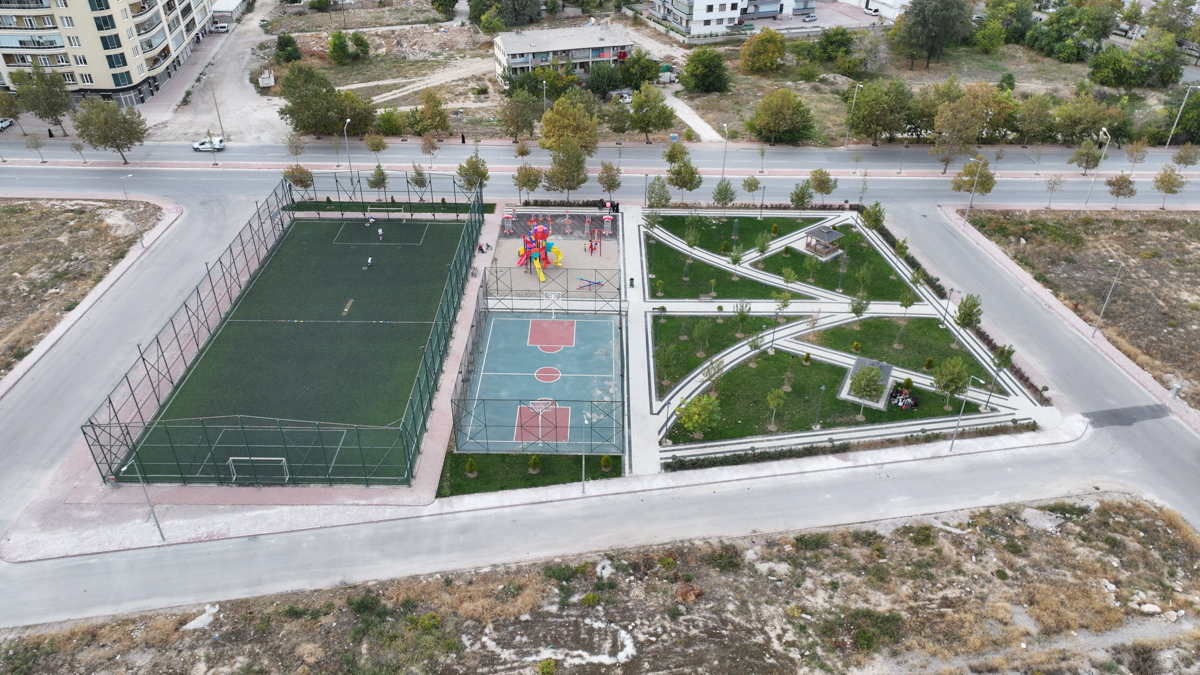 Ahmet Hamdi Göğüş Caddesi Parkı